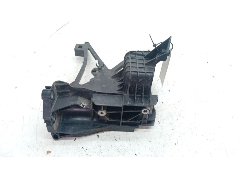 Recambio de soporte paragolpes delantero derecho para mercedes-benz clase e (w213) e 220 d (213.004) referencia OEM IAM A2136206
