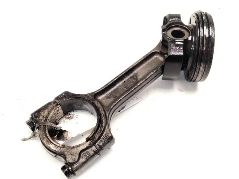 Recambio de piston para mercedes-benz clase b sports tourer (w247) b 180 d (247.003) referencia OEM IAM   