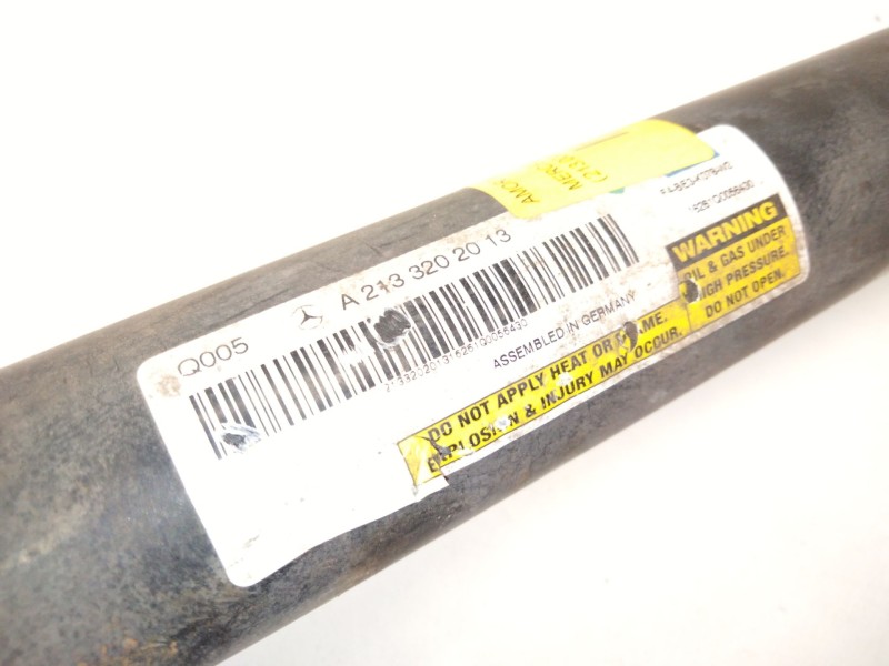 Recambio de amortiguador delantero derecho para mercedes-benz clase e (w213) e 220 d (213.004) referencia OEM IAM A2133202013  