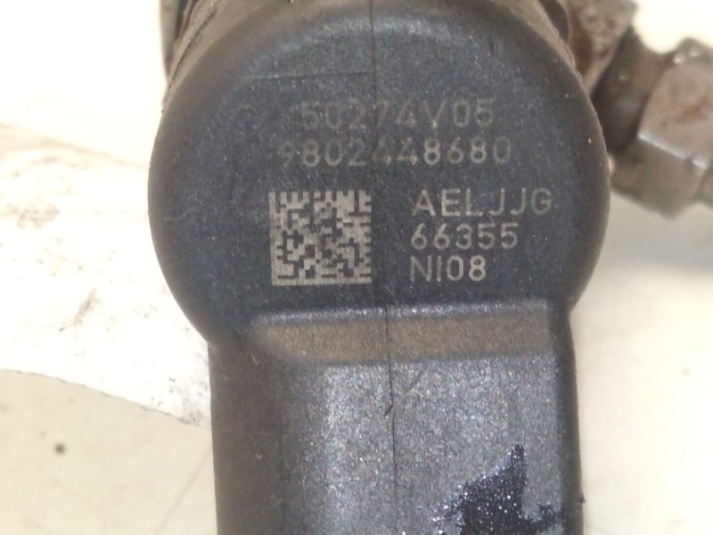 Recambio de inyector para ford transit connect monospace 1.6 tdci referencia OEM IAM 9802448680  