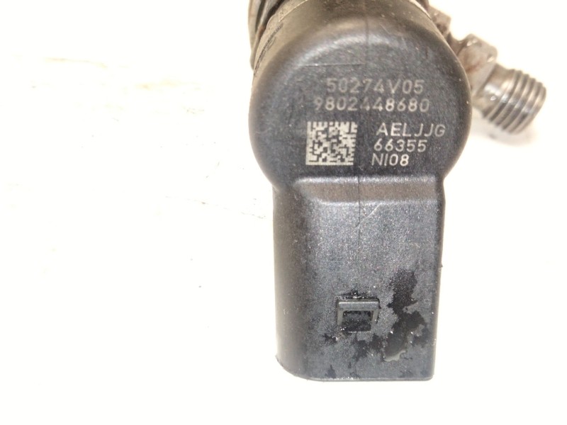 Recambio de inyector para ford transit connect monospace 1.6 tdci referencia OEM IAM 9802448680  