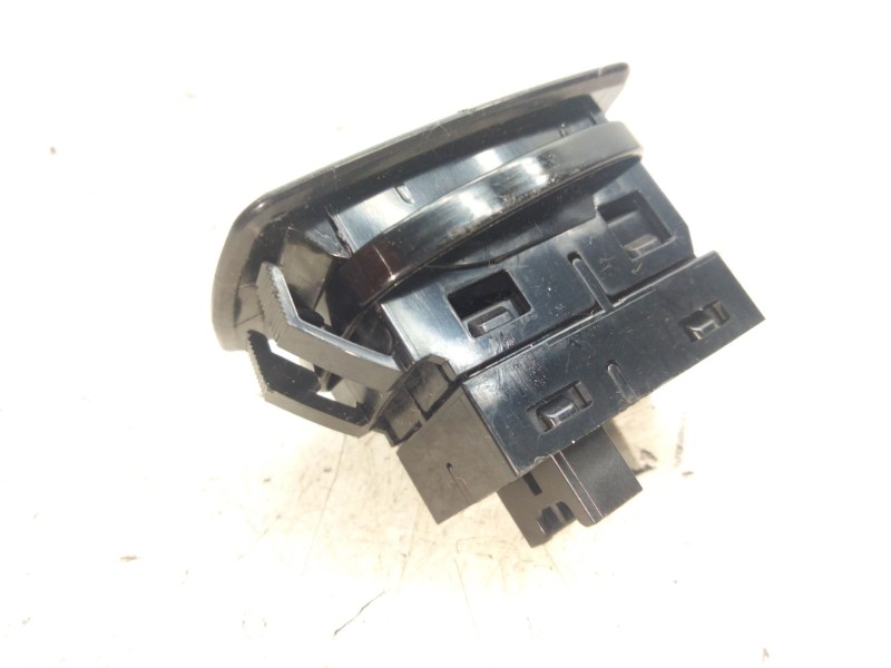 Recambio de mando elevalunas trasero derecho para bmw 3 (f30, f80) 318 d xdrive referencia OEM IAM 9208106  
