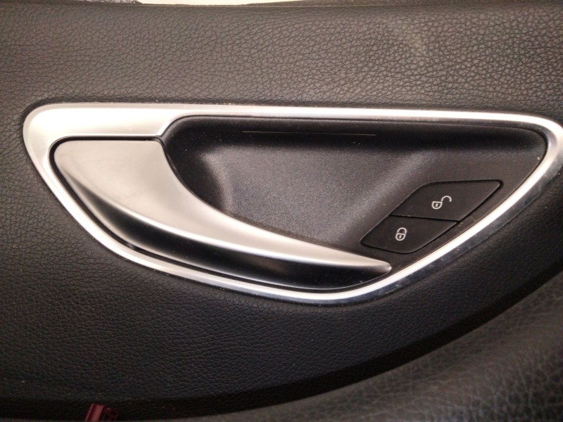 Recambio de guarnecido puerta delantera izquierda para mercedes-benz clase e (w213) e 220 d (213.004) referencia OEM IAM A213720