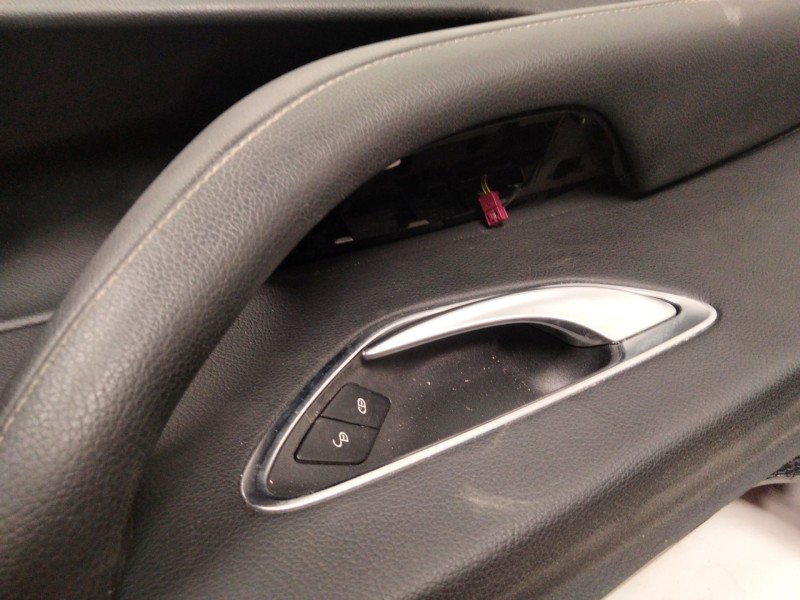 Recambio de guarnecido puerta delantera izquierda para mercedes-benz clase e (w213) e 220 d (213.004) referencia OEM IAM A213720