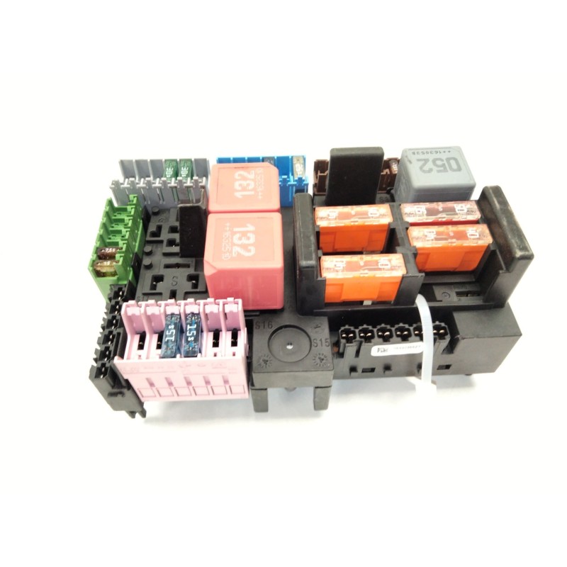 Recambio de caja fusibles para mercedes-benz clase e (w213) e 220 d (213.004) referencia OEM IAM A2139068701  