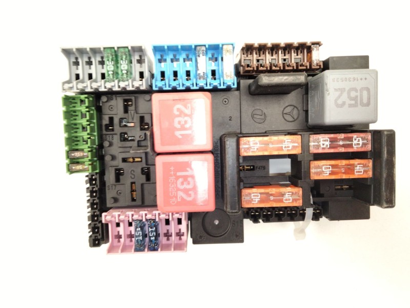 Recambio de caja fusibles para mercedes-benz clase e (w213) e 220 d (213.004) referencia OEM IAM A2139068701  
