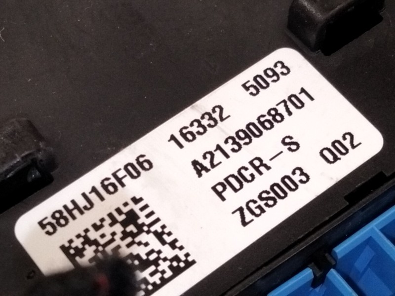 Recambio de caja fusibles para mercedes-benz clase e (w213) e 220 d (213.004) referencia OEM IAM A2139068701  