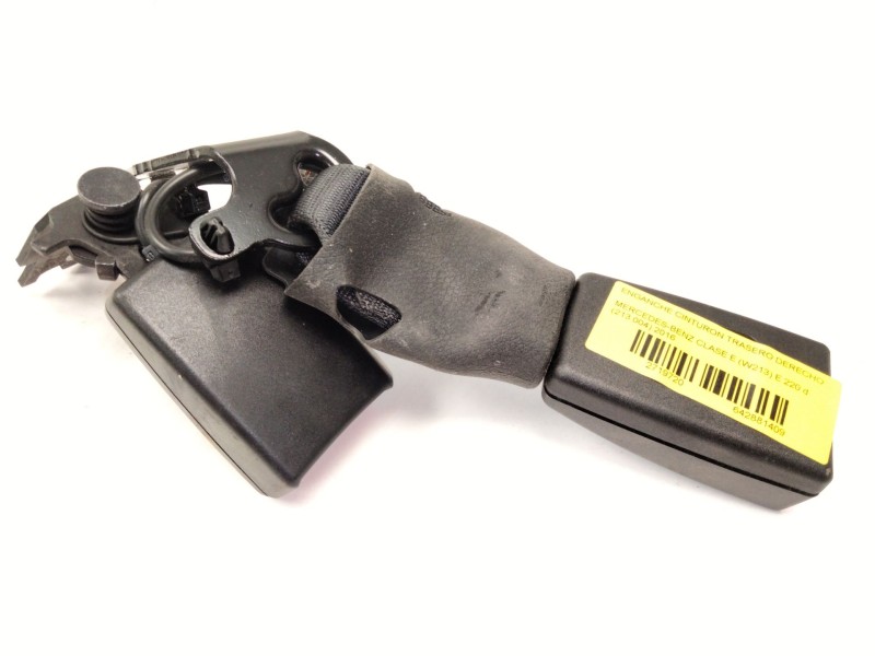 Recambio de enganche cinturon trasero derecho para mercedes-benz clase e (w213) e 220 d (213.004) referencia OEM IAM A2138600669