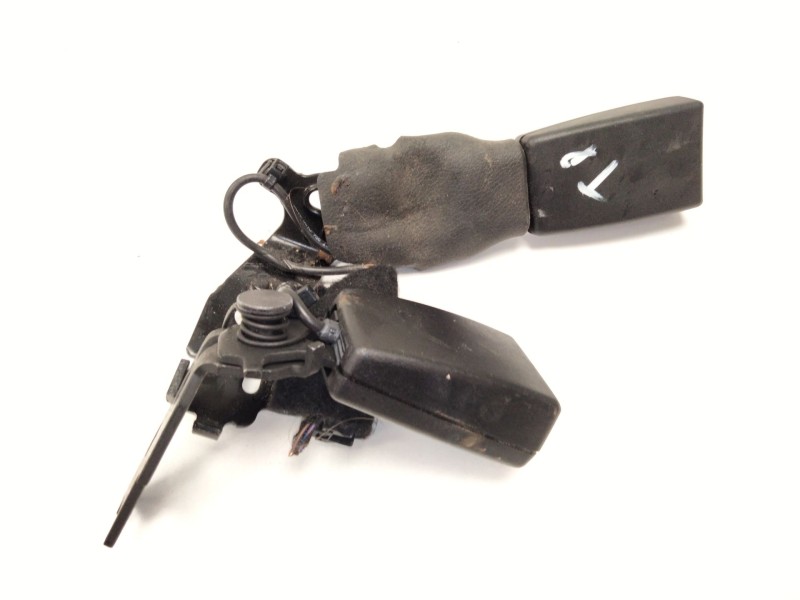 Recambio de enganche cinturon trasero derecho para mercedes-benz clase e (w213) e 220 d (213.004) referencia OEM IAM A2138600669