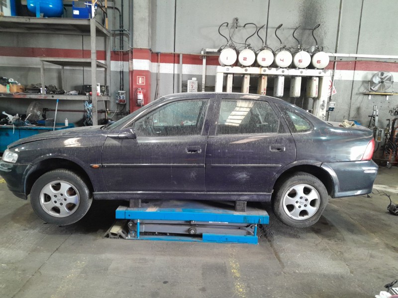 opel vectra b (j96) del año 2000