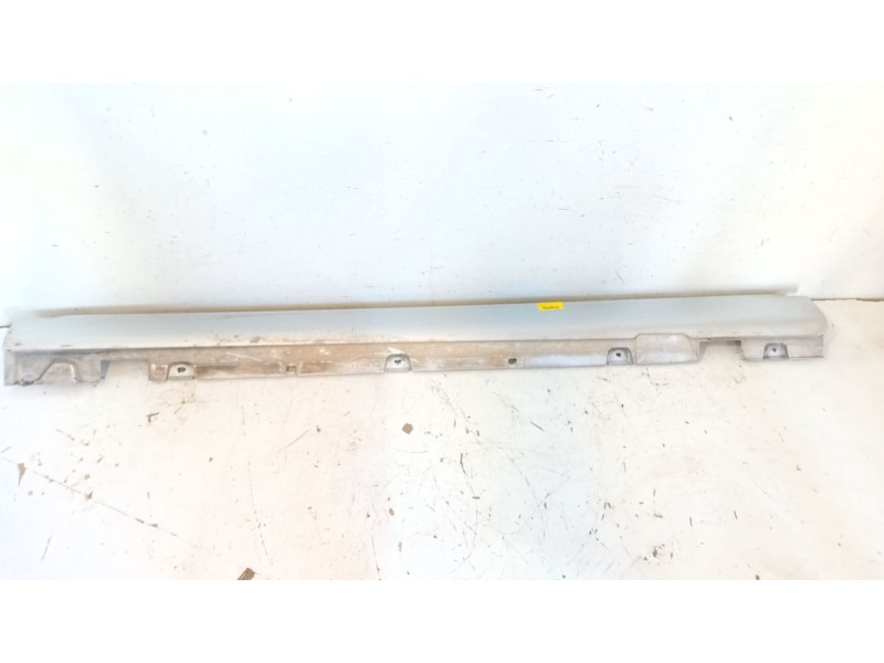 Recambio de talonera izquierda para mercedes-benz clase e (w213) e 220 d (213.004) referencia OEM IAM A2136901140  