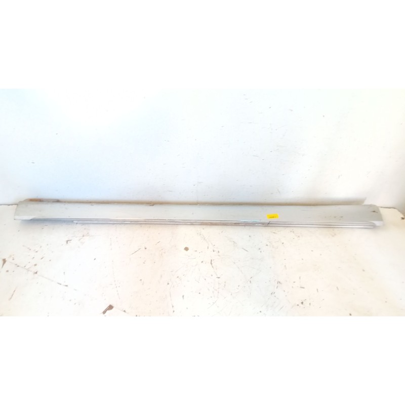 Recambio de talonera derecha para mercedes-benz clase e (w213) e 220 d (213.004) referencia OEM IAM A2136901040  