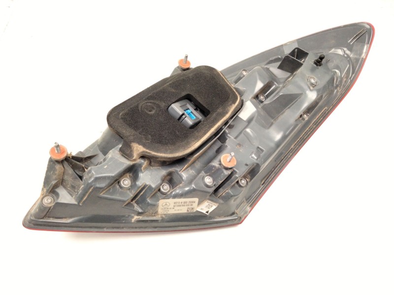 Recambio de piloto trasero derecho para mercedes-benz clase e (w213) e 220 d (213.004) referencia OEM IAM A2139067800  