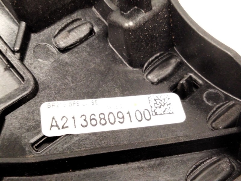 Recambio de moldura para mercedes-benz clase e (w213) e 220 d (213.004) referencia OEM IAM A2136809100  