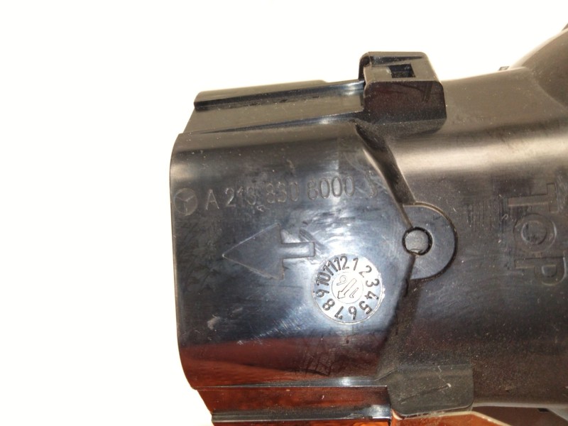 Recambio de aireador izquierdo para mercedes-benz clase e (w213) e 220 d (213.004) referencia OEM IAM A2138308000  