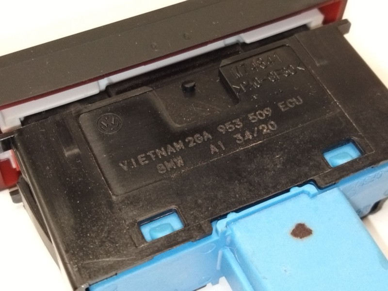 Recambio de warning para volkswagen t-roc (a11, d11) 1.5 tsi referencia OEM IAM 2GA953509  