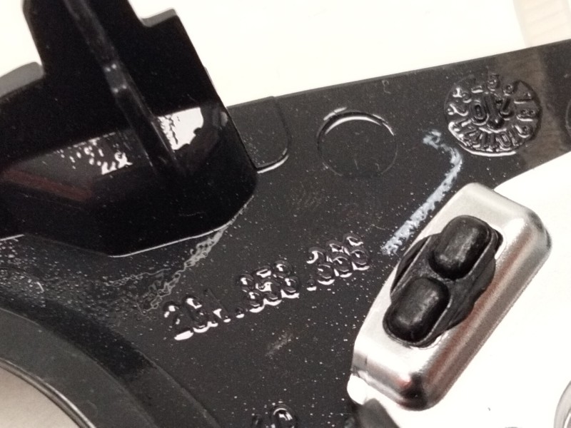 Recambio de moldura para volkswagen t-roc (a11, d11) 1.5 tsi referencia OEM IAM 2GA858366  