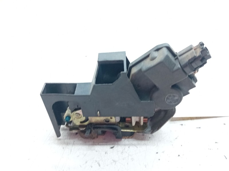 Recambio de cerradura puerta trasera izquierda para kia rio i fastback (dc) 1.3 referencia OEM IAM   