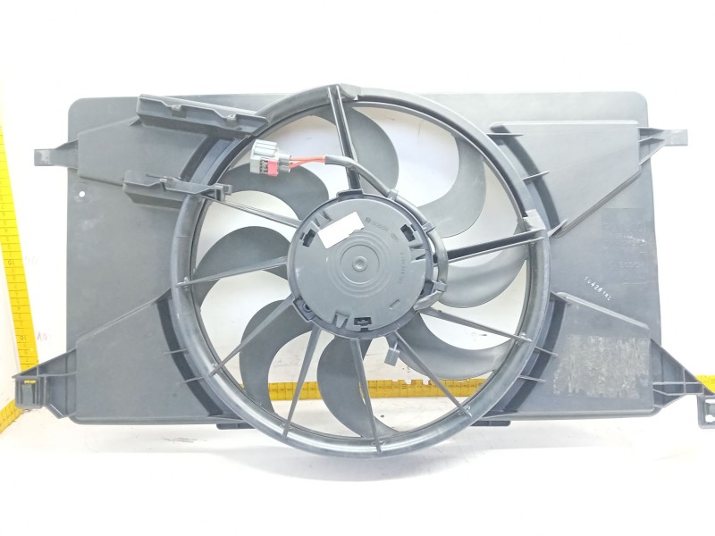 Recambio de electroventilador para ford focus iii 1.6 ti referencia OEM IAM 8V618C607F  