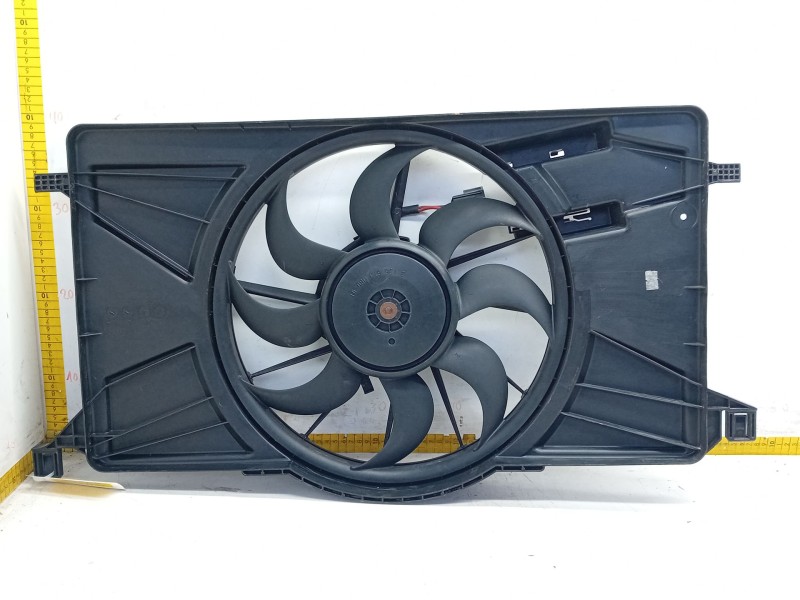 Recambio de electroventilador para ford focus iii 1.6 ti referencia OEM IAM 8V618C607F  