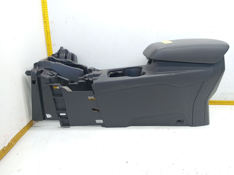 Recambio de consola central para ford focus iii 1.6 ti referencia OEM IAM 0526102436801  