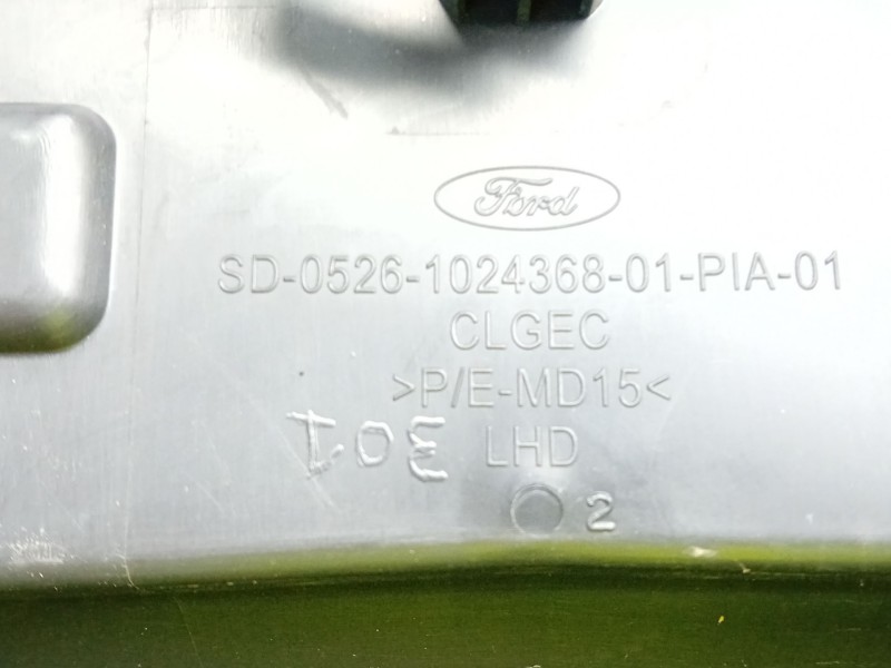 Recambio de consola central para ford focus iii 1.6 ti referencia OEM IAM 0526102436801  