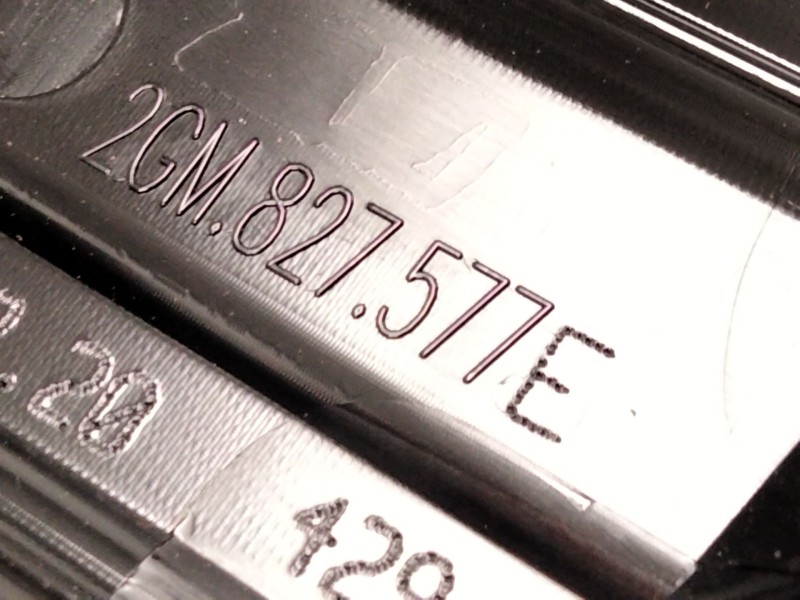 Recambio de piloto trasero central para volkswagen t-cross (c11) 1.0 tsi referencia OEM IAM   