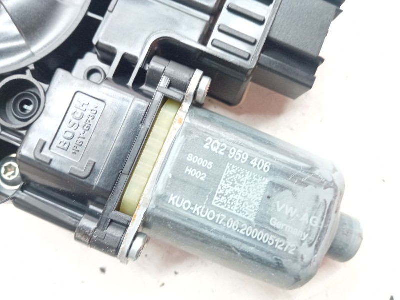 Recambio de elevalunas delantero derecho para volkswagen t-cross (c11) 1.0 tsi referencia OEM IAM 2GM837462A  