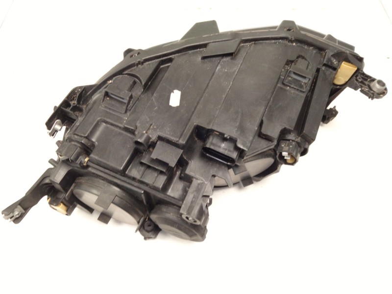 Recambio de faro derecho para volkswagen t-cross (c11) 1.0 tsi referencia OEM IAM 2GM941006  