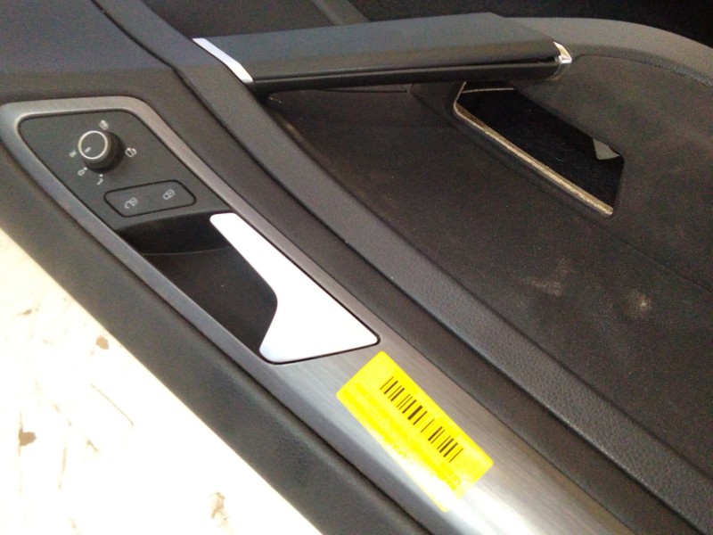 Recambio de guarnecido puerta delantera izquierda para volkswagen golf vii (5g1, bq1, be1, be2) 1.0 tsi referencia OEM IAM   