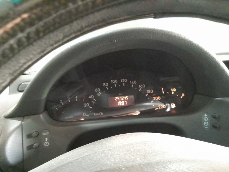 mercedes-benz vaneo (414) del año 2005