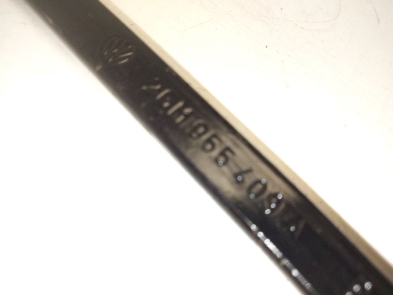 Recambio de brazo limpia delantero izquierdo para volkswagen t-cross (c11) 1.0 tsi referencia OEM IAM   