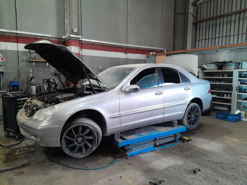 mercedes-benz clase c (w203) del año 2005