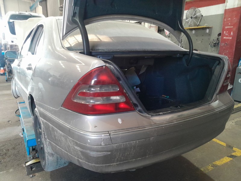 mercedes-benz clase c (w203) del año 2005