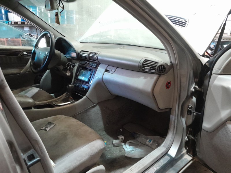 mercedes-benz clase c (w203) del año 2005