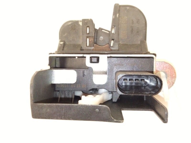 Recambio de cerradura maletero / porton para volkswagen golf vii (5g1, bq1, be1, be2) 1.0 tsi referencia OEM IAM 5G6827505  