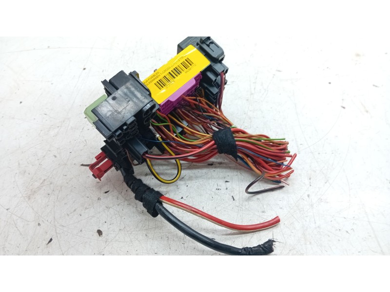 Recambio de caja fusibles para volkswagen t-cross (c11) 1.0 tsi referencia OEM IAM   