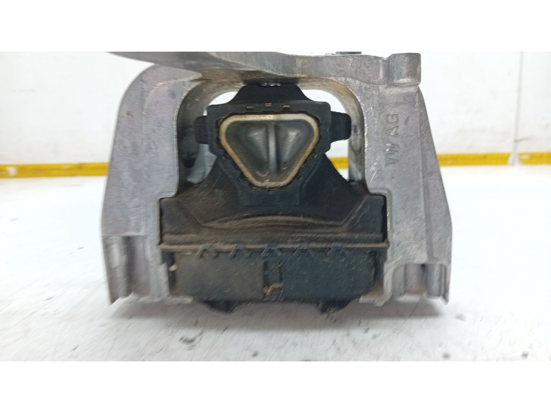 Recambio de soporte motor izquierdo superior para volkswagen t-cross (c11) 1.0 tsi referencia OEM IAM 2Q0199262K  