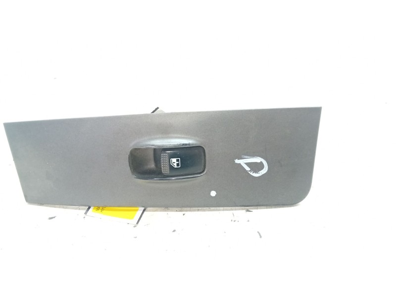 Recambio de mando elevalunas delantero derecho para hyundai matrix (fc) 1.5 crdi referencia OEM IAM 9358017000  