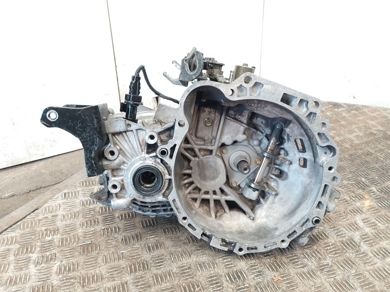 Recambio de caja cambios para hyundai matrix (fc) 1.5 crdi referencia OEM IAM J31973  