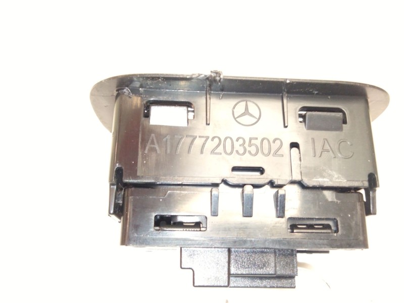 Recambio de mando elevalunas trasero derecho para mercedes-benz clase a (w177) a 180 d (177.003) referencia OEM IAM A1777203502 