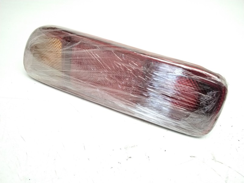 Recambio de piloto trasero derecho paragolpes para nissan terrano/terrano.ii (r20) referencia OEM IAM 26550OF400 INGLES DEFECTUO