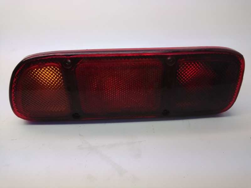 Recambio de piloto trasero derecho paragolpes para nissan terrano/terrano.ii (r20) referencia OEM IAM 26550OF400 INGLES DEFECTUO