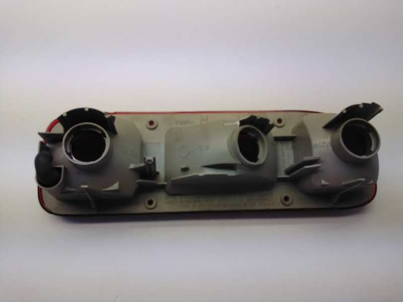 Recambio de piloto trasero derecho paragolpes para nissan terrano/terrano.ii (r20) referencia OEM IAM 26550OF400 INGLES DEFECTUO