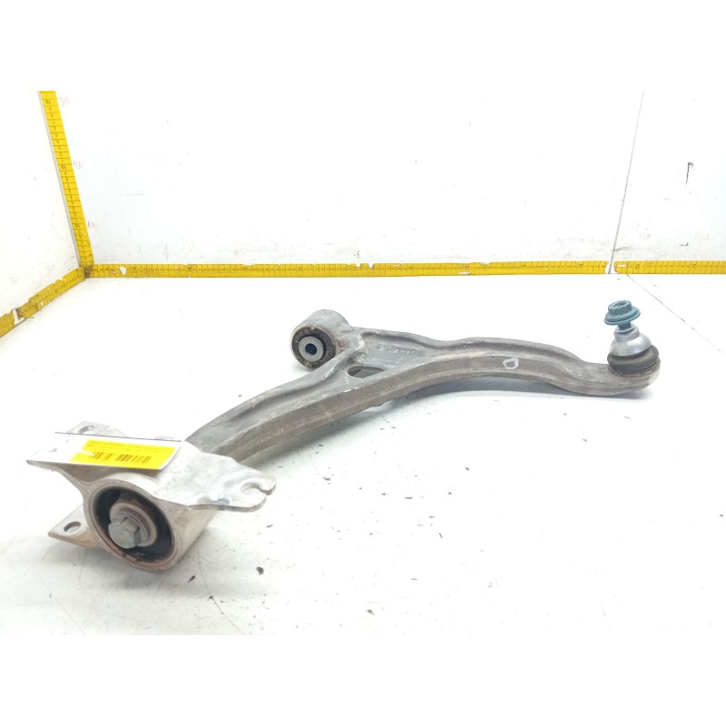 Recambio de brazo suspension superior delantero derecho para mercedes-benz clase a (w177) a 180 d (177.003) referencia OEM IAM A