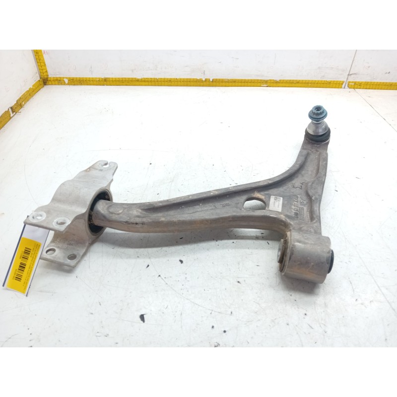 Recambio de brazo suspension superior delantero izquierdo para mercedes-benz clase a (w177) a 180 d (177.003) referencia OEM IAM