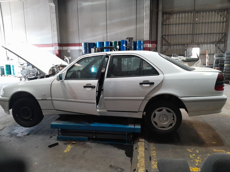 mercedes-benz clase c (w202) del año 2000