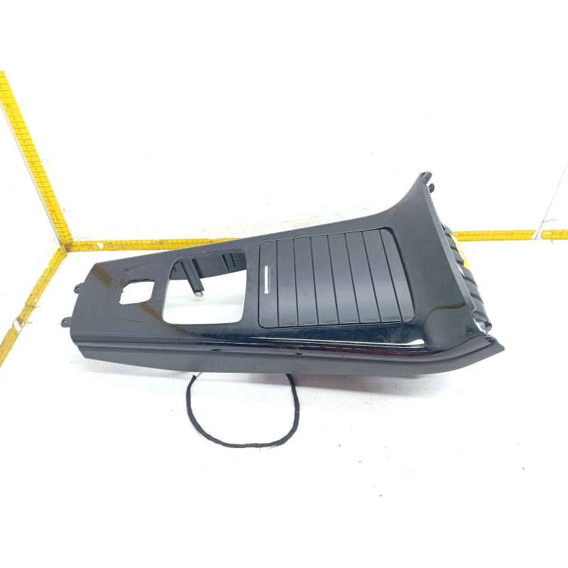 Recambio de consola central para mercedes-benz clase a (w177) a 180 d (177.003) referencia OEM IAM A1776801201  