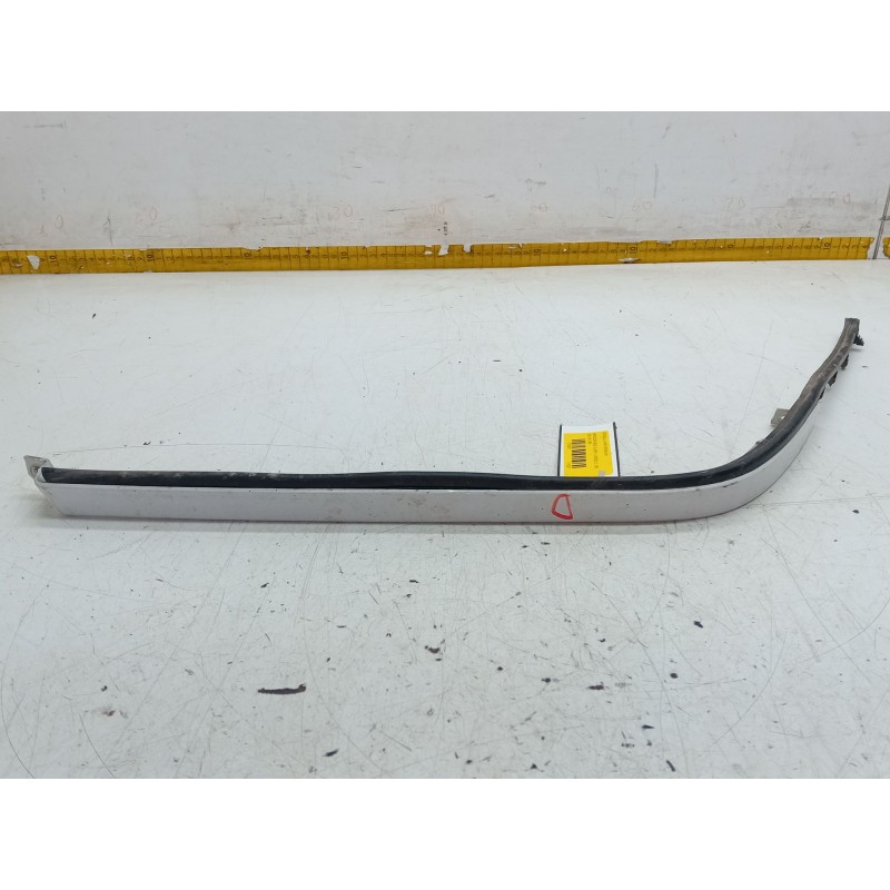 Recambio de cerquillo faro derecho para mercedes-benz clase c (w202) c 180 (202.018) referencia OEM IAM 2028260877  