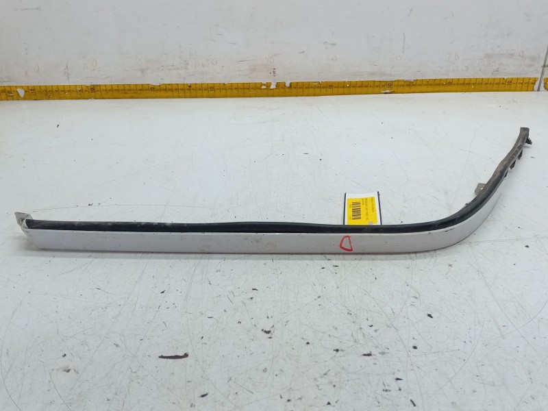 Recambio de cerquillo faro derecho para mercedes-benz clase c (w202) c 180 (202.018) referencia OEM IAM 2028260877  